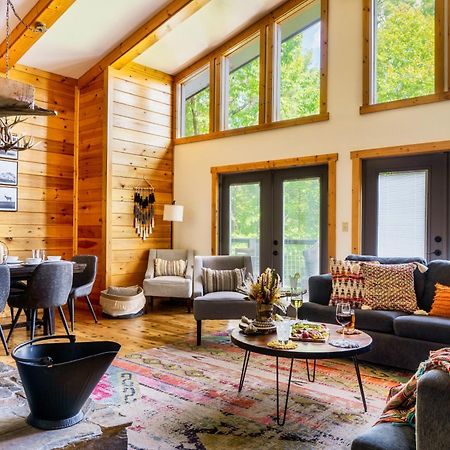 Woodhaven - Private - 3 Suites - Gorgeous Views - 3 Pools - Gamerm - Hottub - Lots Of Bears Gatlinburg Exterior photo