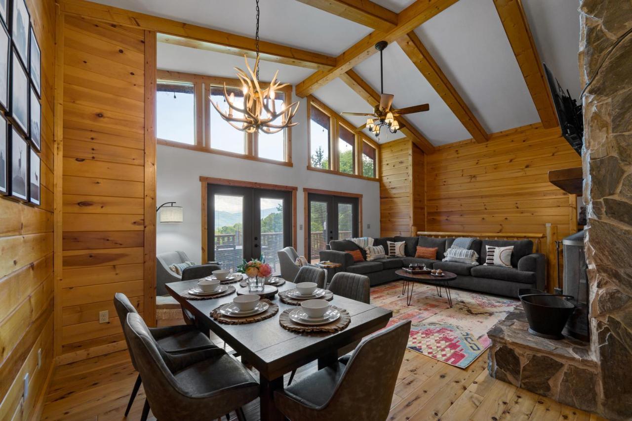 Woodhaven - Private - 3 Suites - Gorgeous Views - 3 Pools - Gamerm - Hottub - Lots Of Bears Gatlinburg Exterior photo