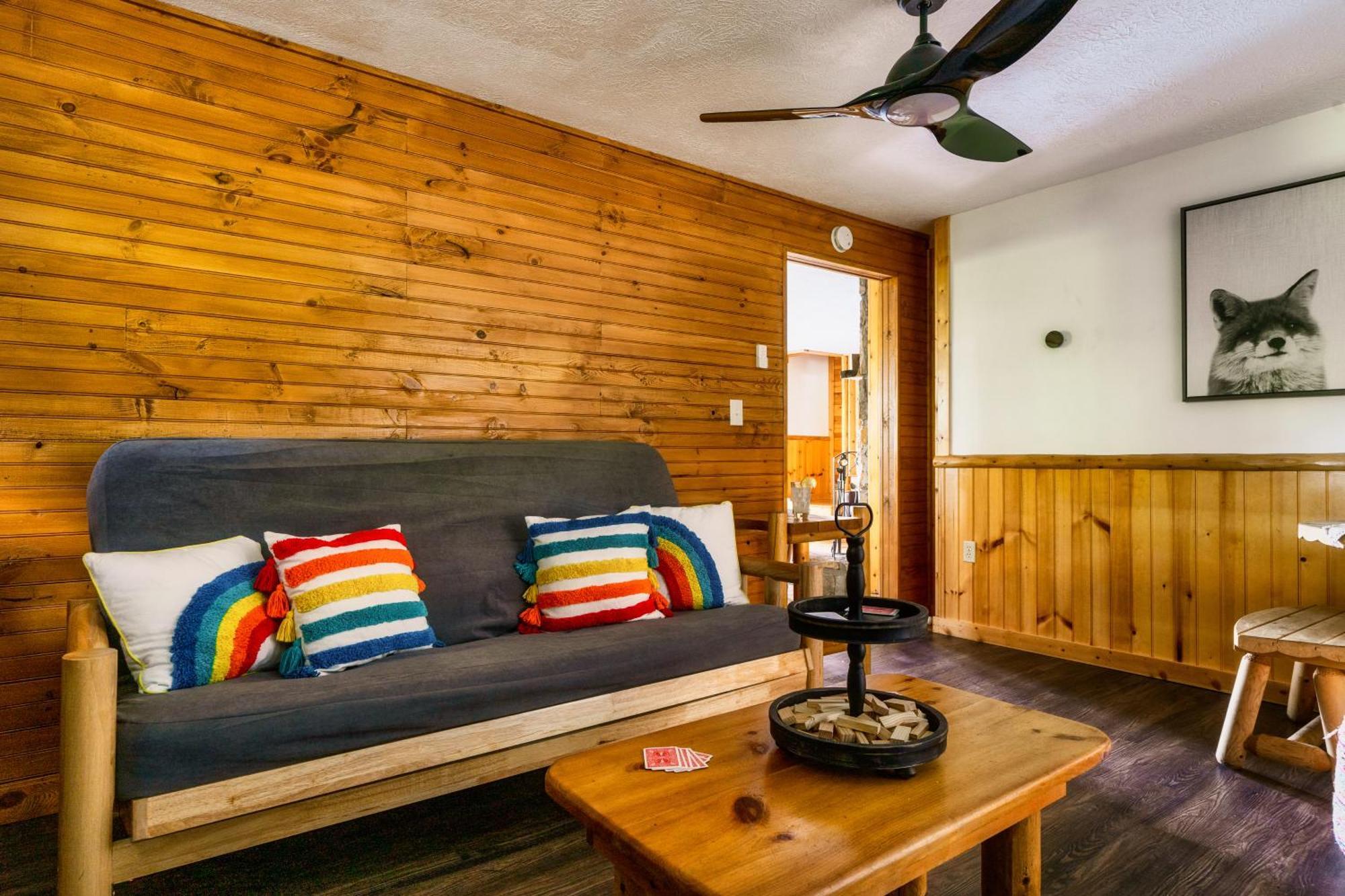 Woodhaven - Private - 3 Suites - Gorgeous Views - 3 Pools - Gamerm - Hottub - Lots Of Bears Gatlinburg Exterior photo