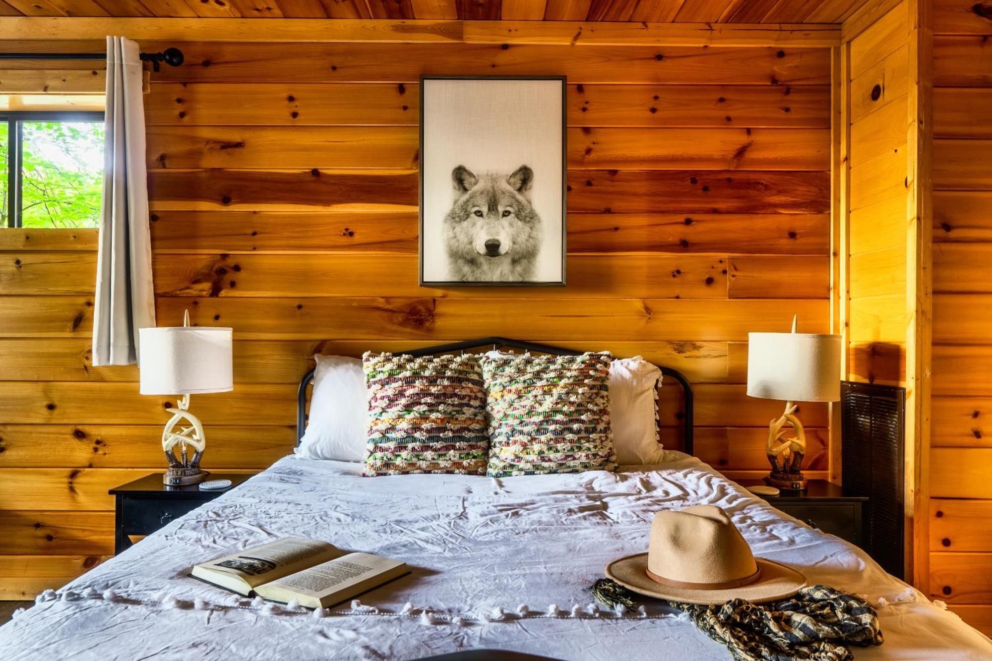 Woodhaven - Private - 3 Suites - Gorgeous Views - 3 Pools - Gamerm - Hottub - Lots Of Bears Gatlinburg Exterior photo