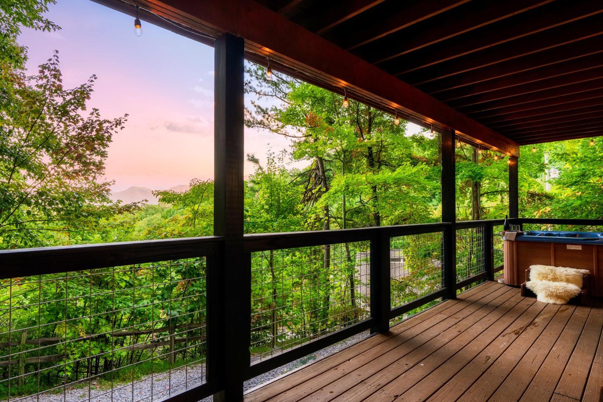 Woodhaven - Private - 3 Suites - Gorgeous Views - 3 Pools - Gamerm - Hottub - Lots Of Bears Gatlinburg Exterior photo