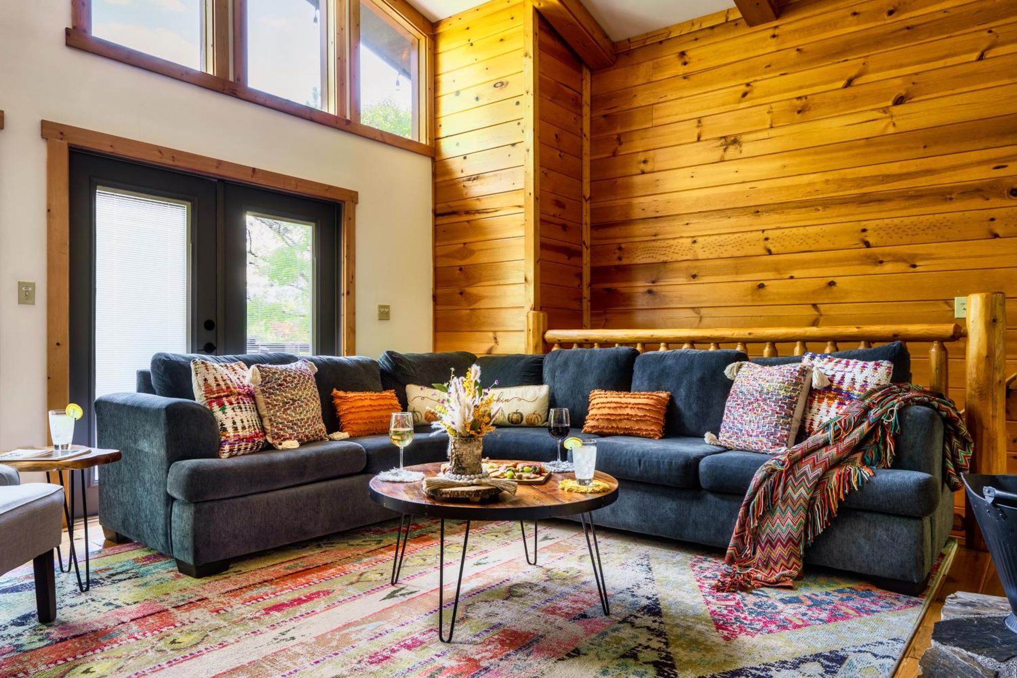 Woodhaven - Private - 3 Suites - Gorgeous Views - 3 Pools - Gamerm - Hottub - Lots Of Bears Gatlinburg Exterior photo
