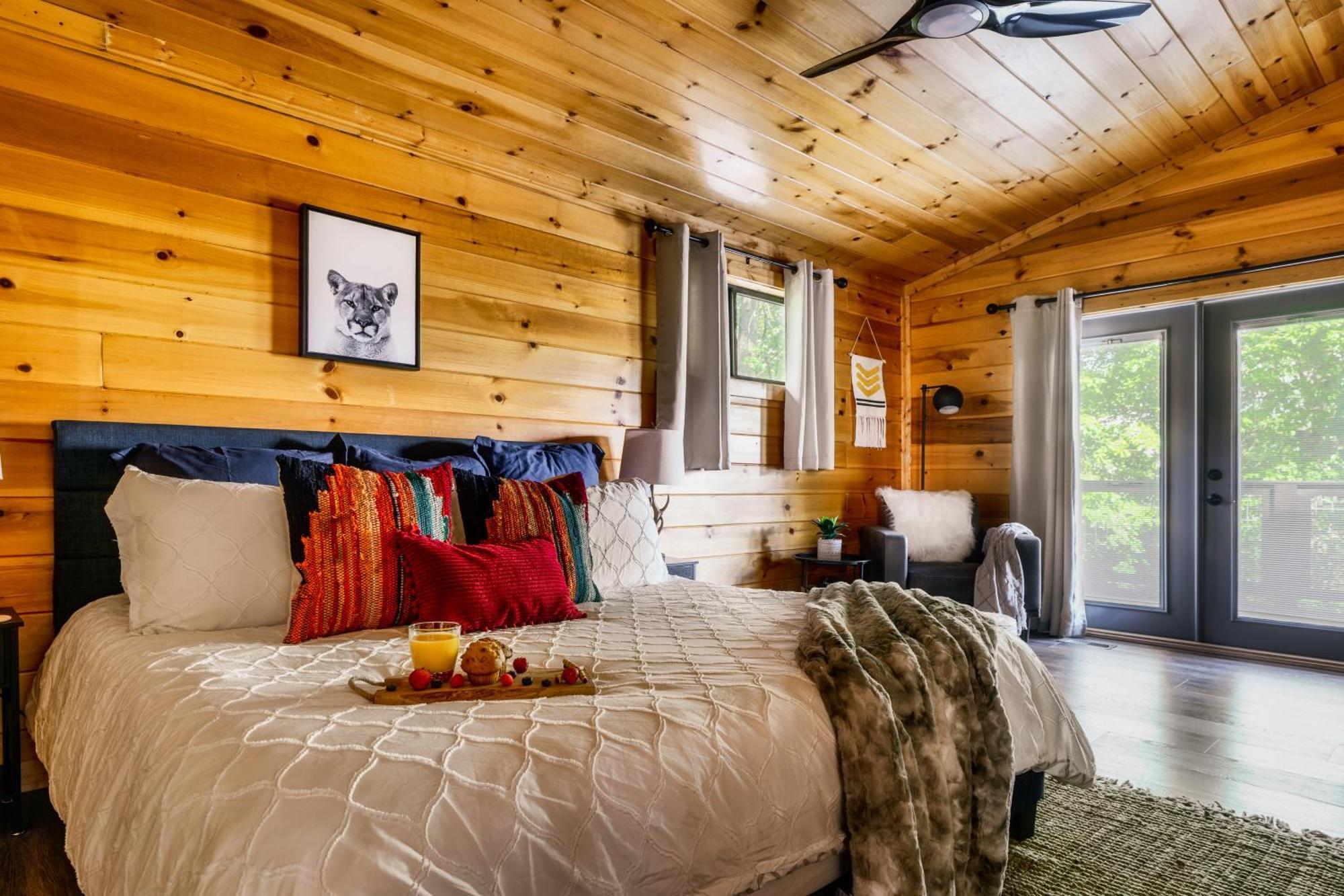 Woodhaven - Private - 3 Suites - Gorgeous Views - 3 Pools - Gamerm - Hottub - Lots Of Bears Gatlinburg Exterior photo