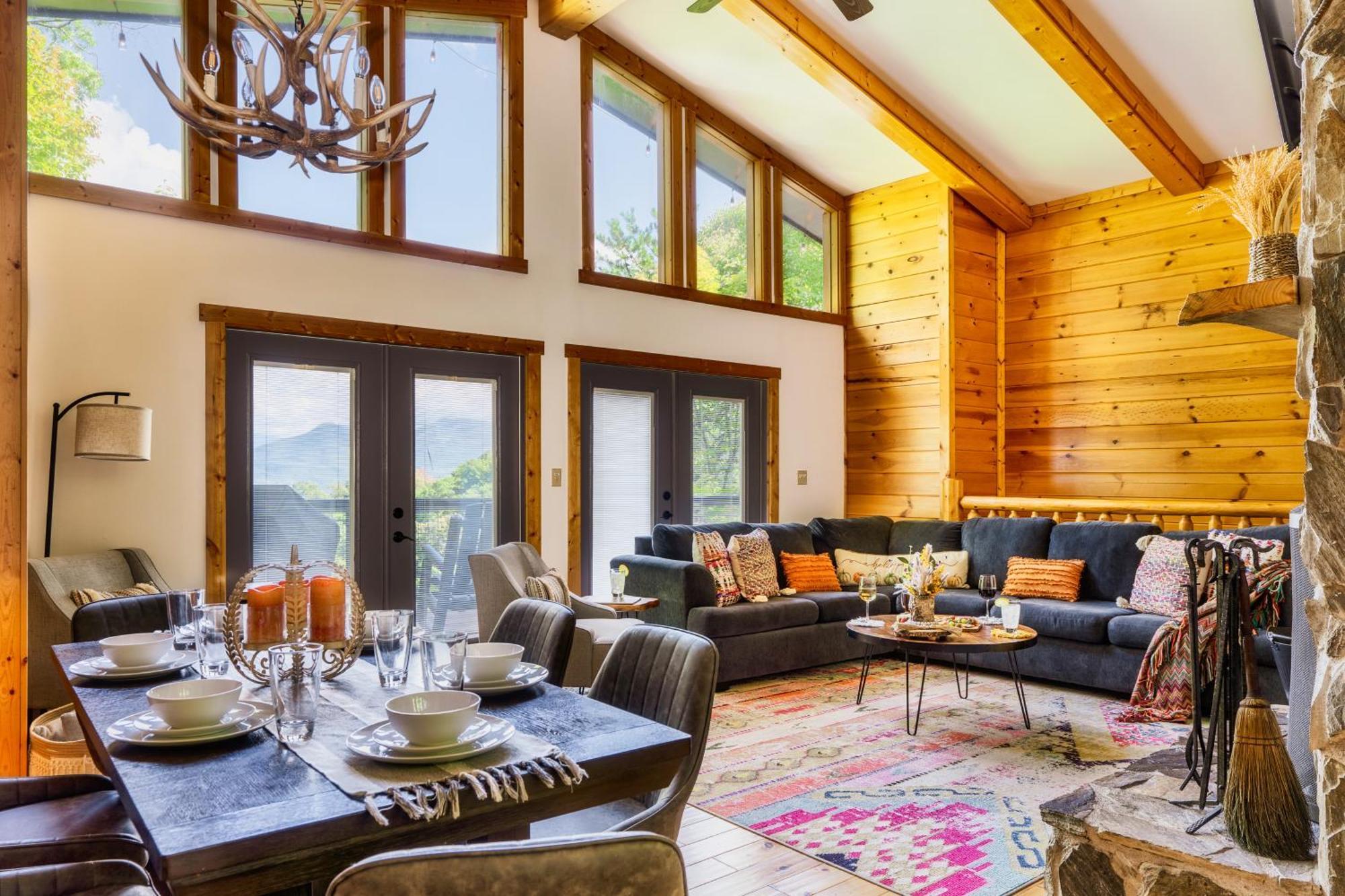 Woodhaven - Private - 3 Suites - Gorgeous Views - 3 Pools - Gamerm - Hottub - Lots Of Bears Gatlinburg Exterior photo