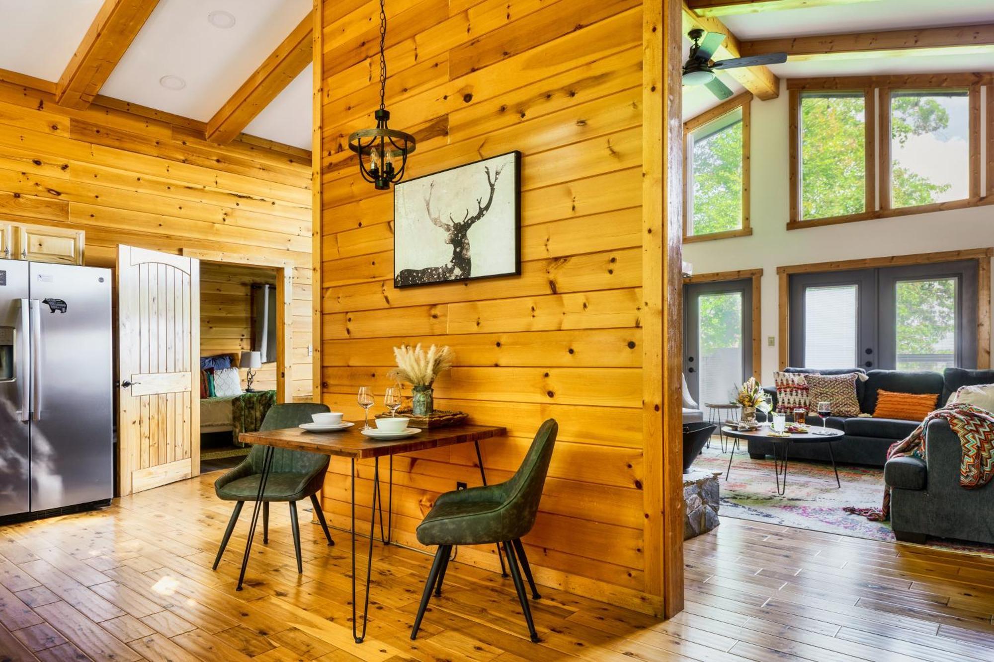 Woodhaven - Private - 3 Suites - Gorgeous Views - 3 Pools - Gamerm - Hottub - Lots Of Bears Gatlinburg Exterior photo