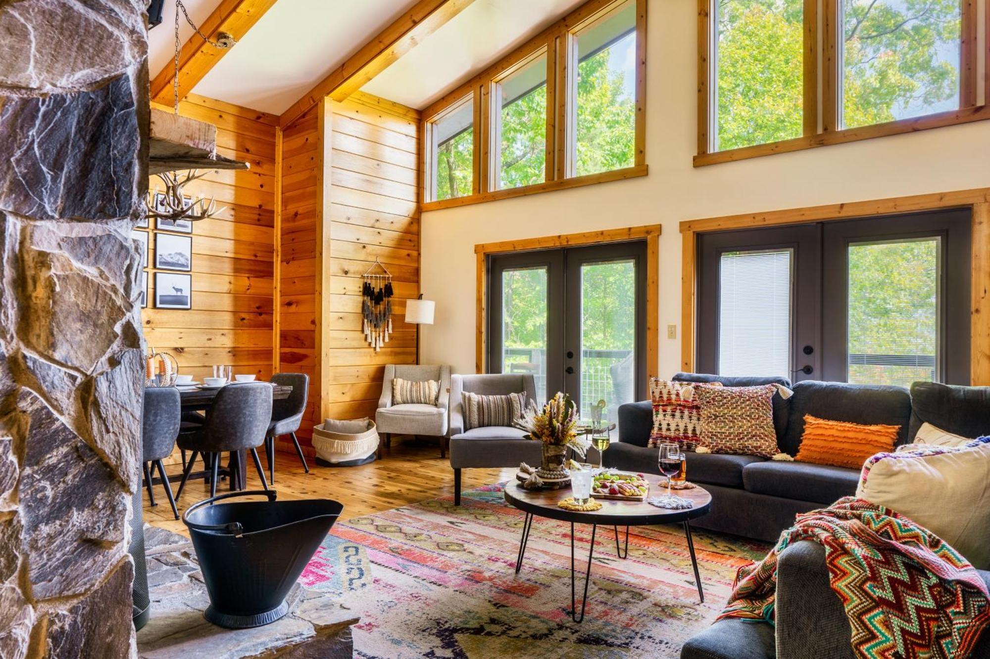 Woodhaven - Private - 3 Suites - Gorgeous Views - 3 Pools - Gamerm - Hottub - Lots Of Bears Gatlinburg Exterior photo